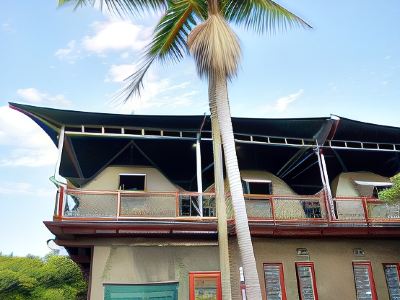 Tree Top Village Urban Glamping