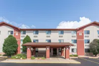 Super 8 by Wyndham St. Charles Hôtels à : Wayne Township