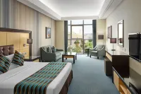 ซันเดย์ บิสซิเนส อเวนิว (ชื่อเดิม แรนด์ โรงแรม)