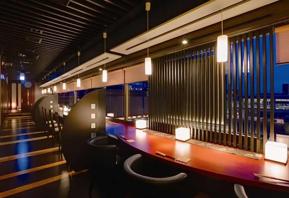 2. 호텔 메트로폴리..