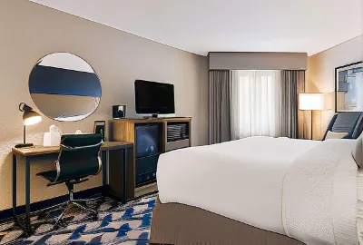 The Inn on Maritime Bay, Ascend Hotel Collection Hotels near Rahr West Art Museum