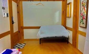 Jeonju Deoksugung Hanok Stay