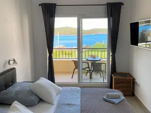 A Lovely and Cozy Room with a Breathtaking View 2