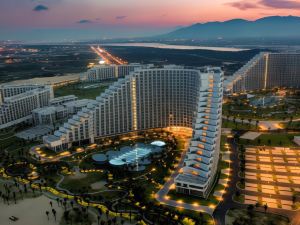 A SEAVIEW HOTEL AT CAM RANH NEAR THE AIRPORT