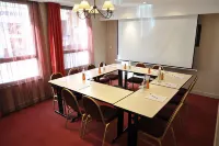 Kyriad Villefranche Sur Saone Hotels in Villefranche-sur-Saone