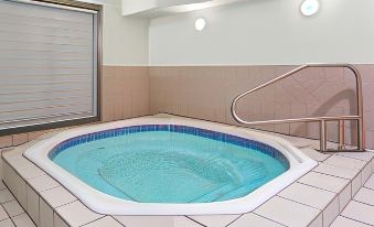 Ramada by Wyndham Hinton