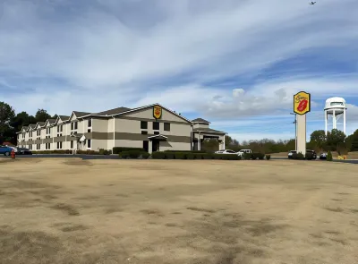 Super 8 by Wyndham Hernando Hotels in Nesbit