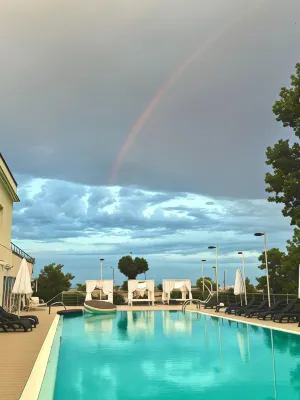 Hotel Queen Vera Hôtels à : 
