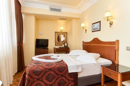 Amber Hotel & Spa