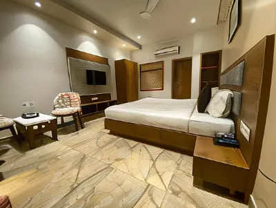 Hotel Damodar Hotels in Somnath