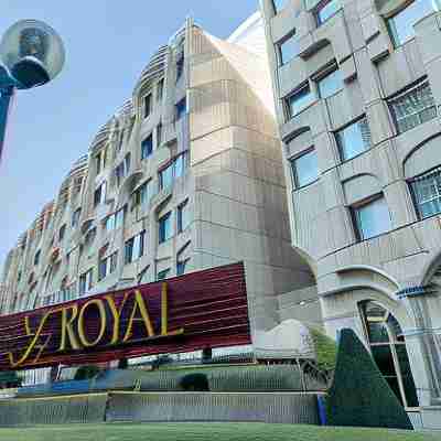 Hôtel Le Royal Hotel Exterior