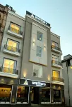Amritara Sadka Hotels near Gurudwara Guru ke Mahal