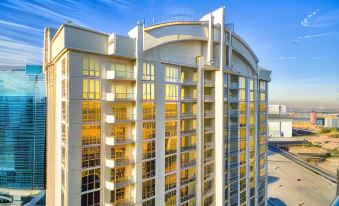 Jet Luxury Elite at the Signature