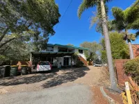 Torquay Terrace Bed & Breakfast - parking
