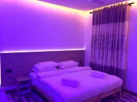 Molar Wave Hotels in Thulhaagiri