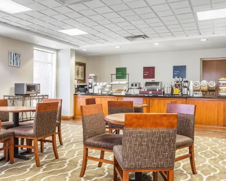 Comfort Inn & Suites Walterboro I-95 Отели в г. Коллтон Каунти
