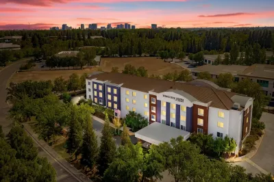 SpringHill Suites Sacramento Natomas Hotel dekat 7 Up Bottling Co