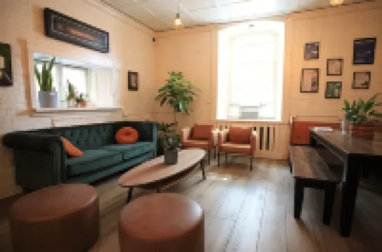 Saintlo Ottawa Jail Hostel