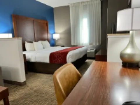 Comfort Suites Louisville East Hotels in Jefferson County