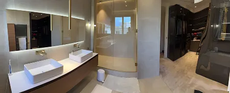 Superbe Toit Terrasse Spacieux, Havre de Paix, 10' Centre Paris, vue Tour Eiffel