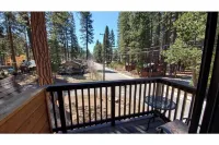 Rustic/Modern Open Concept Spacious 3br-Walk to Beach,  level 2 tesla charger