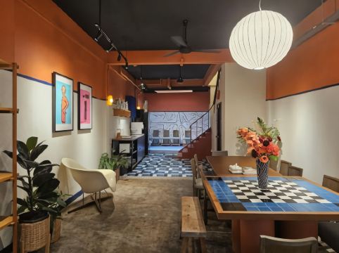 บลู ดอร์ค เรสเทล แบงคอก