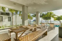 Villas at Coco de Playa - bar