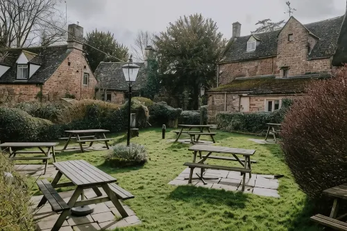 The Falkland Arms فنادق في Great Tew
