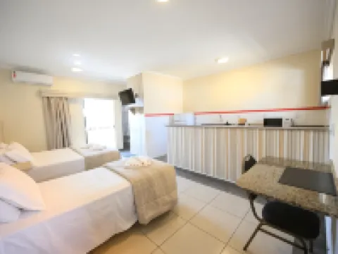 Colonial Flat Hotel 伊塔佩蒂寧加酒店