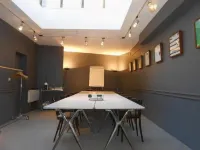 Hôtel le Collonges TV connecté Wifi Netflix Hotels in Malemort-sur-Correze