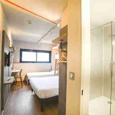 Ibis Budget Poitiers Site du Futuroscope Rooms