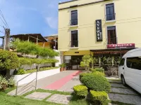 Answer Hotel タビナイ ビーチ周辺のホテル