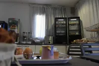 Hôtel Lémand Lyon Est - Villefontaine Hotels in Saint Quentin-Fallavier