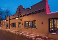 The Historic Taos Inn Hotel in zona The Couse-Sharp Historic Site