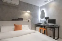 HOTEL NINE