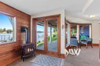 Lakeside Dock and Hot Tub - Luxurious Family Retreat Hotels in Hayden
