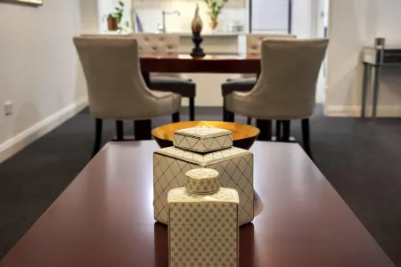 Adelaide Mansions Apartments Отели рядом с достопримечательностью «Вел Гарденс»