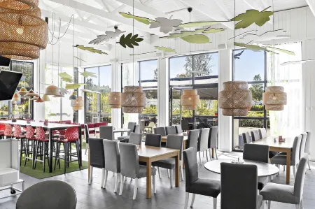 First Camp Skutberget-Karlstad Отели рядом с достопримечательностью «Karl IX - Karlstads grundare»