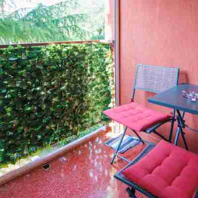 Apartment Sleeps 4 with Free Parking Others