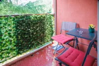 Apartment Sleeps 4 with Free Parking