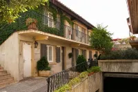 Le Concorde Các khách sạn gần Carrières de Bibémus