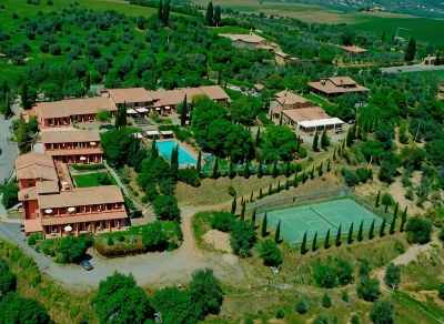 Casanova - Wellness Center la Grotta Etrusca Các khách sạn ở San Quirico d'Orcia