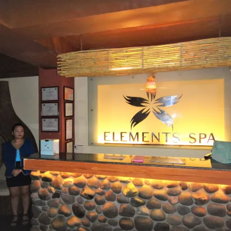 Mallberry Suites Business Hotel