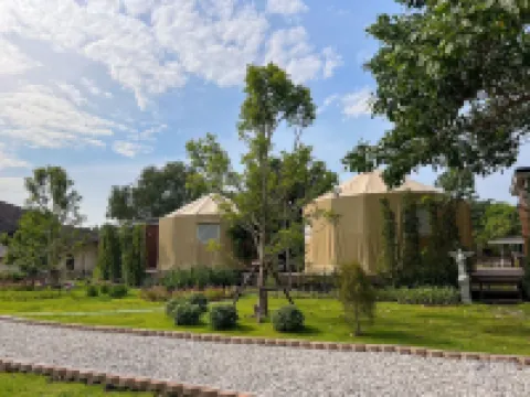 อีโค่อายส์ วิลเลจ