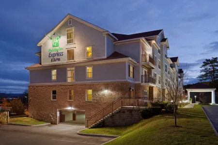 Holiday Inn Express & Suites White River Junction Отели в г. White River Junction