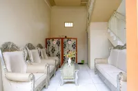 RedDoorz at Dewanti Syariah near Stasiun Tulungagung Tulungagung 호텔