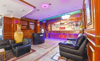 OYO 124 Al Salam Palace Hotel