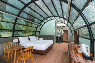 Lot449 Glass House Hotel in zona Camping ground citamiang