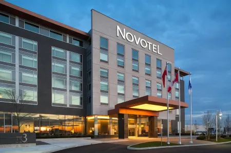 Novotel Toronto Vaughan Отели рядом с достопримечательностью «Кортрайт Сентр фор Консервейшен»