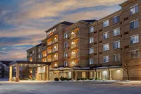 Courtyard Cleveland Airport South Hotels near Walgreens
